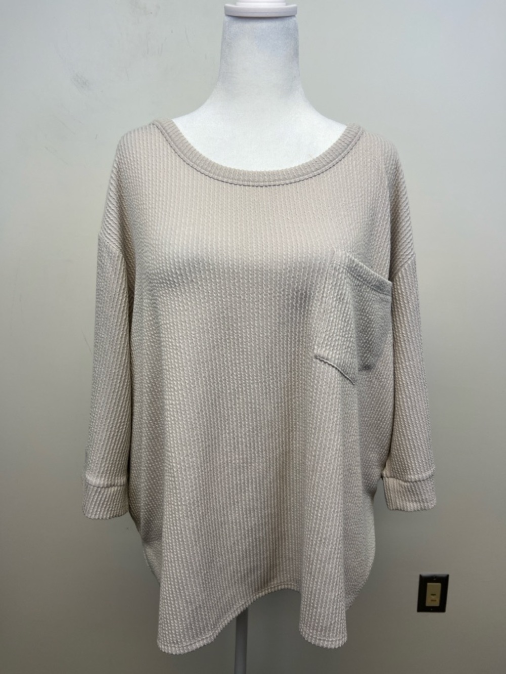Andrée by Unit Women's Ribbed Textured Lt Grey Oversized Casual Stretchy Top 1X